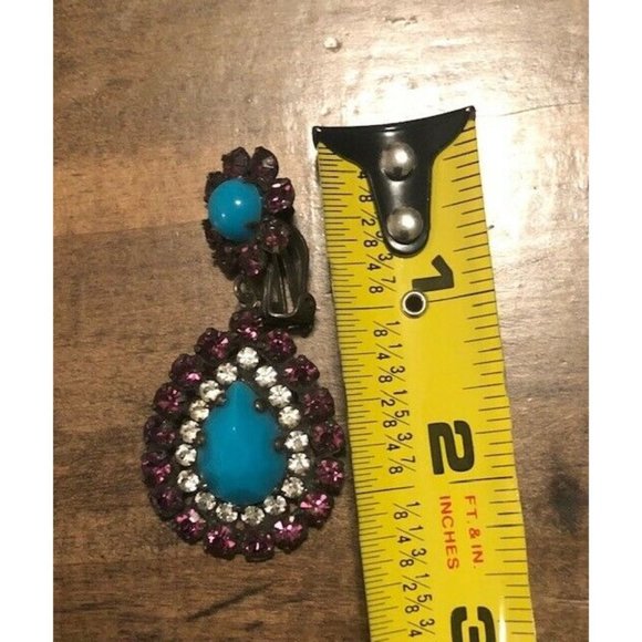 VINTAGE 1960 ERA KENNTH JAY LANE PINK GLASS CRYSTAL BLUE RESIN CLIP ON EARRINGS - Picture 5 of 7